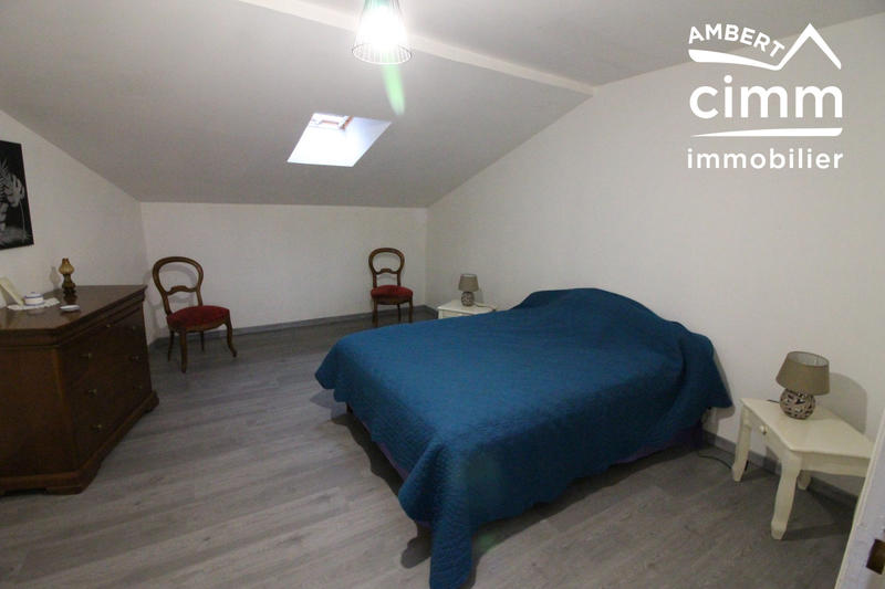 Maison - 275 m² - 12 pièces