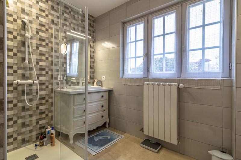 Maison - 190 m² - 8 pièces