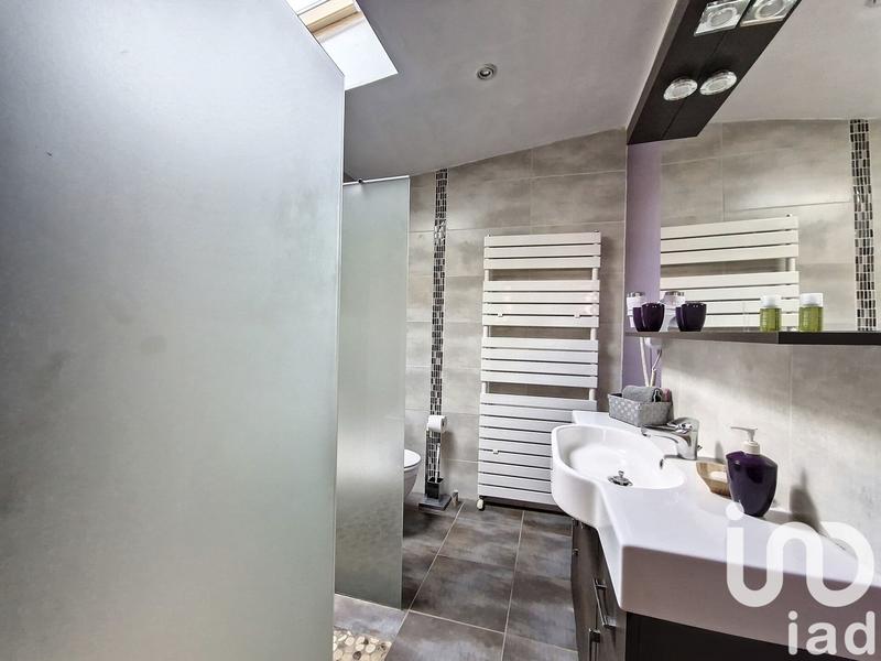 Maison - 215 m² - 8 pièces