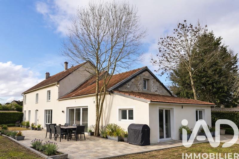 Maison - 217 m² - 9 pièces