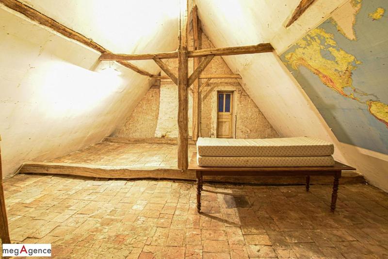 Maison - 277 m² - 12 pièces