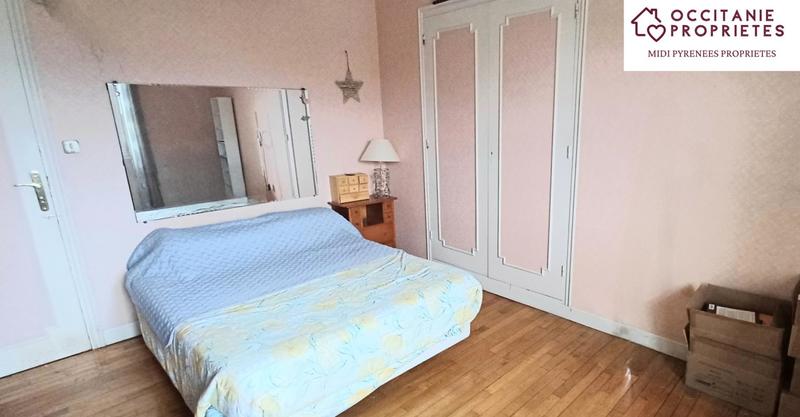 Maison - 263 m² - 9 pièces