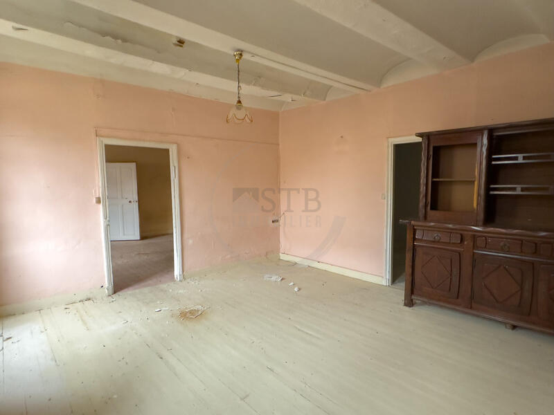 Maison - 201 m² - 14 pièces