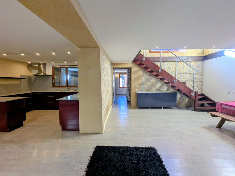 Maison - 140 m² - 5 pièces