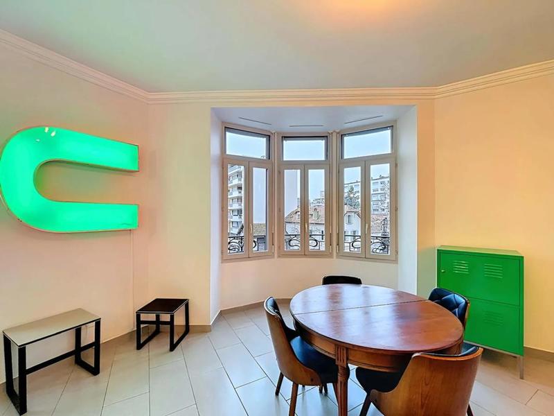 Appartement - 81 m² - 3 pièces