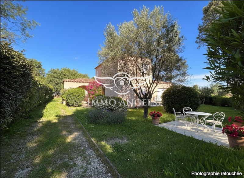 Maison contemporaine - 202 m² - 6 pièces