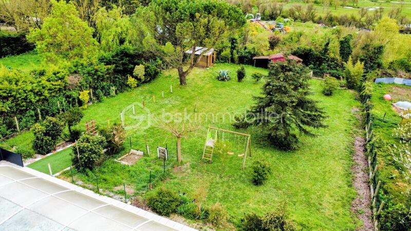 Maison traditionnelle - 214 m² - 8 pièces