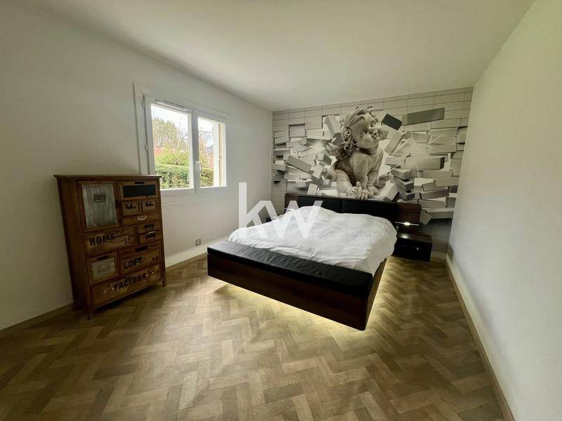 Maison - 218 m² - 7 pièces