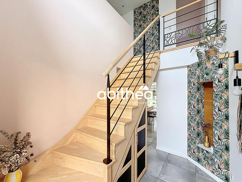 Maison - 181 m² - 8 pièces