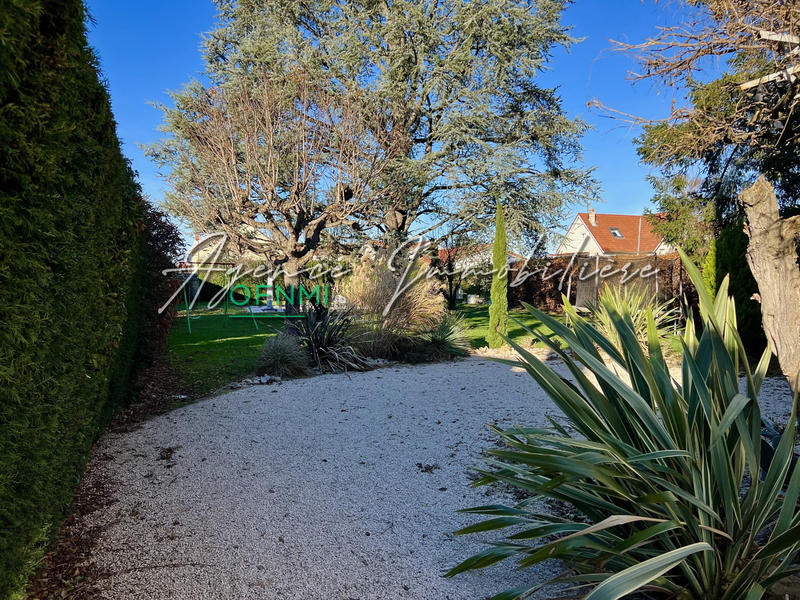 Maison - 275 m² - 8 pièces