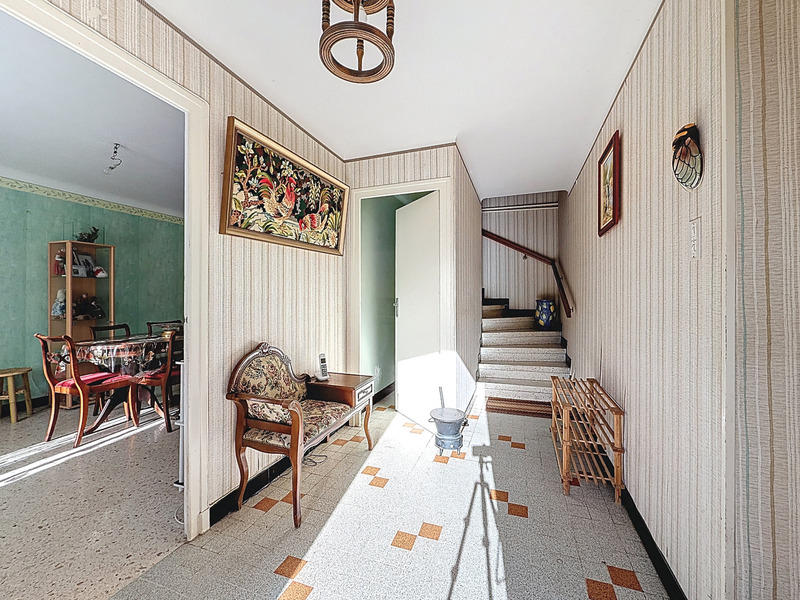 Maison - 238 m² - 10 pièces