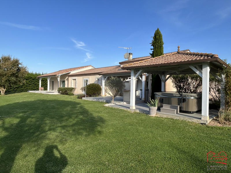 Maison contemporaine - 220 m² - 7 pièces