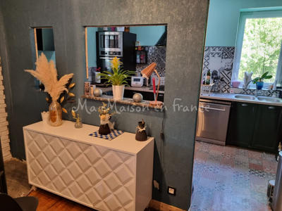 Maison - 300 m² - 12 pièces