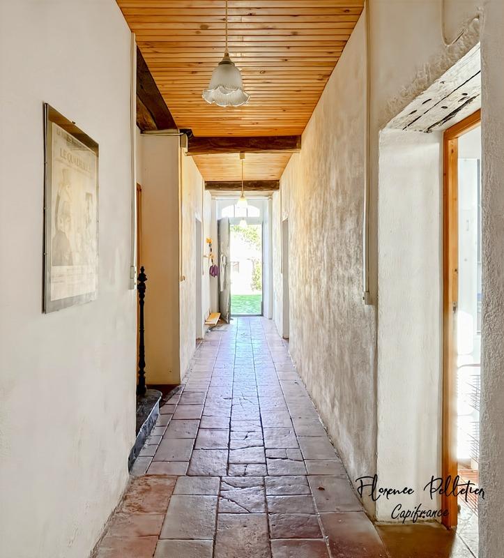 Maison - 325 m² - 14 pièces