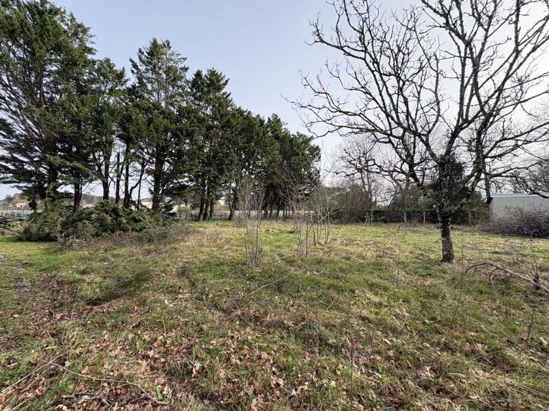Terrain constructible - 746 m²