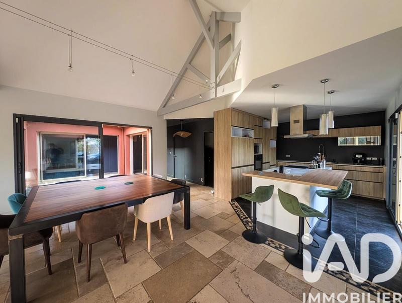 Maison - 170 m² - 5 pièces