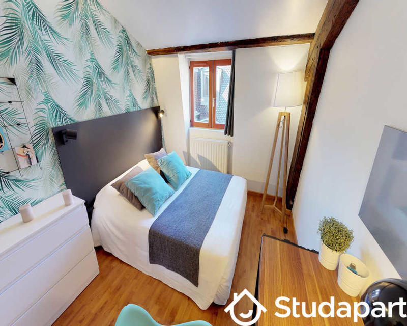 Chambre - 130 m² - 1 pièce