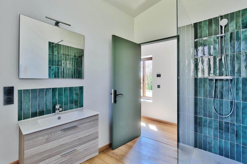 Propriété - 210 m² - 7 pièces