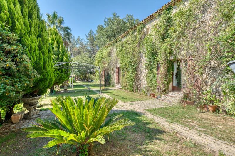 Bastide - 430 m² - 7 pièces