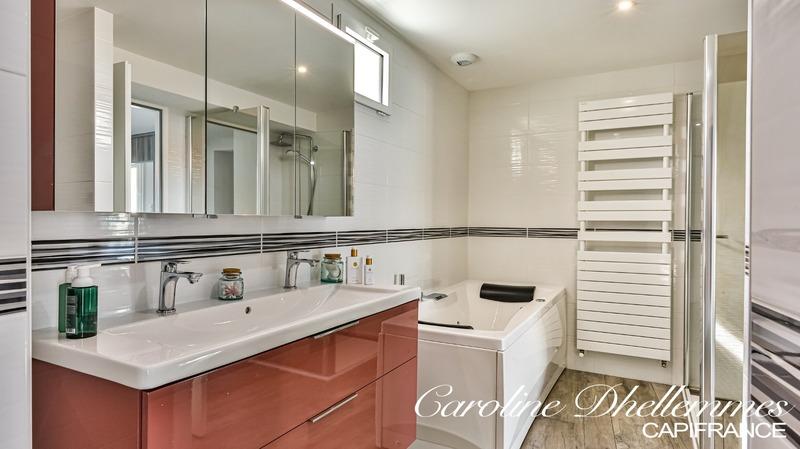 Maison - 263 m² - 7 pièces