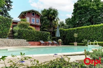 Maison - 200 m² - 6 pièces