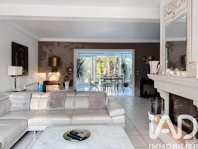 Maison - 248 m² - 8 pièces