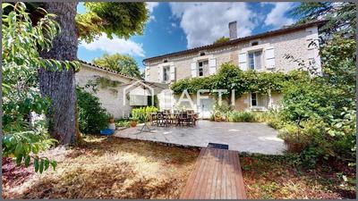 Maison - 221 m² - 6 pièces