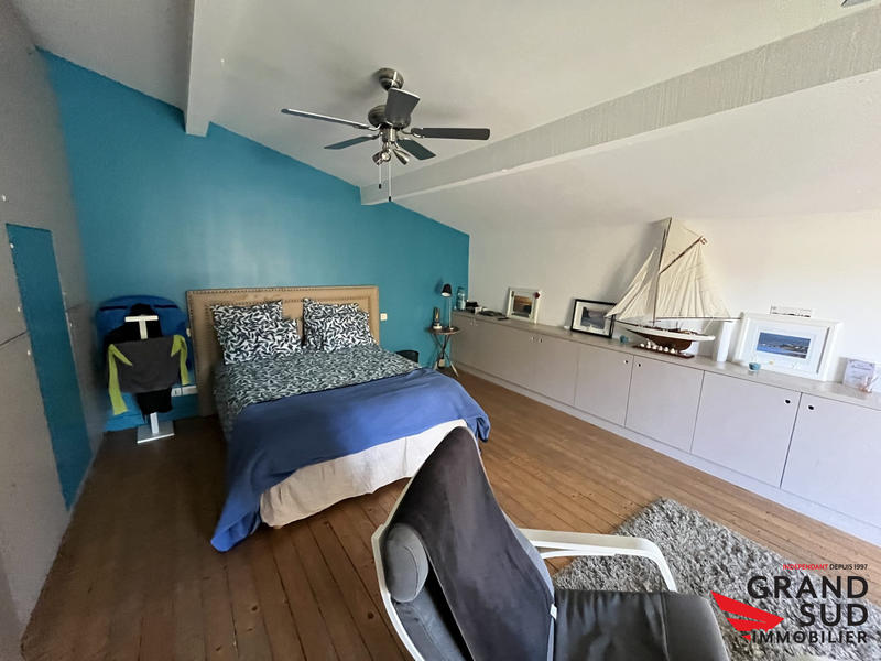 Maison - 237 m² - 8 pièces