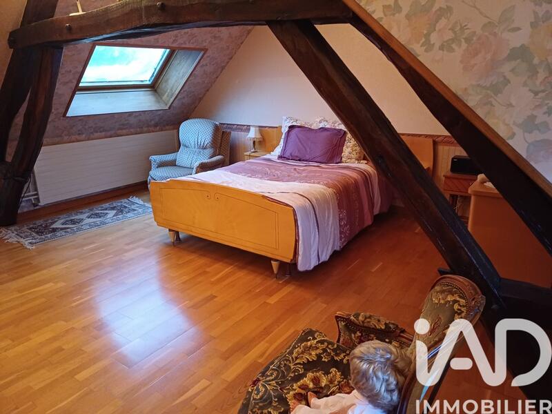 Maison - 230 m² - 8 pièces