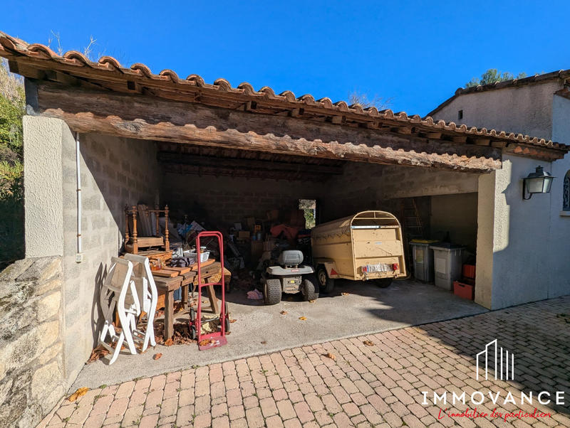 Maison - 220 m² - 8 pièces