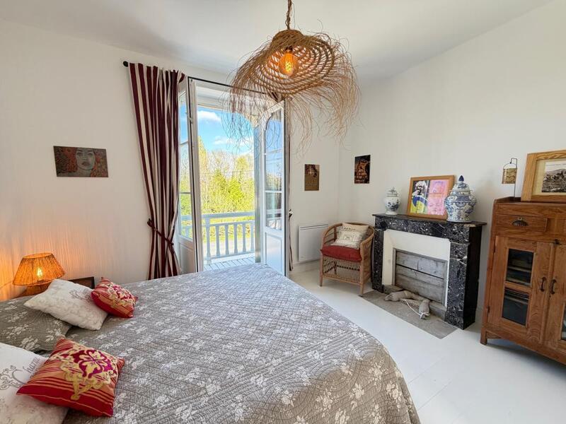 Demeure - 170 m² - 7 pièces