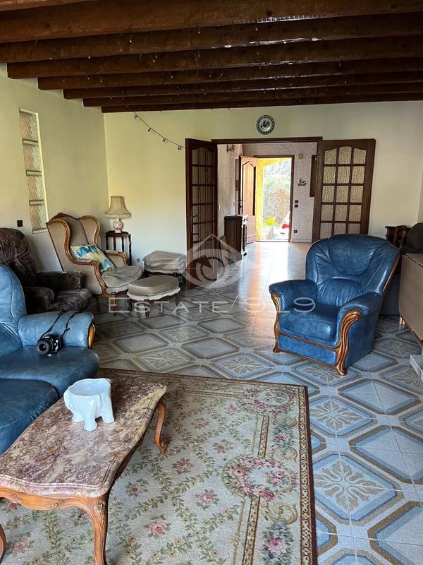 Villa - 215 m² - 9 pièces