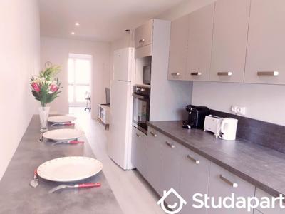 Chambre - 13 m² - 1 pièce