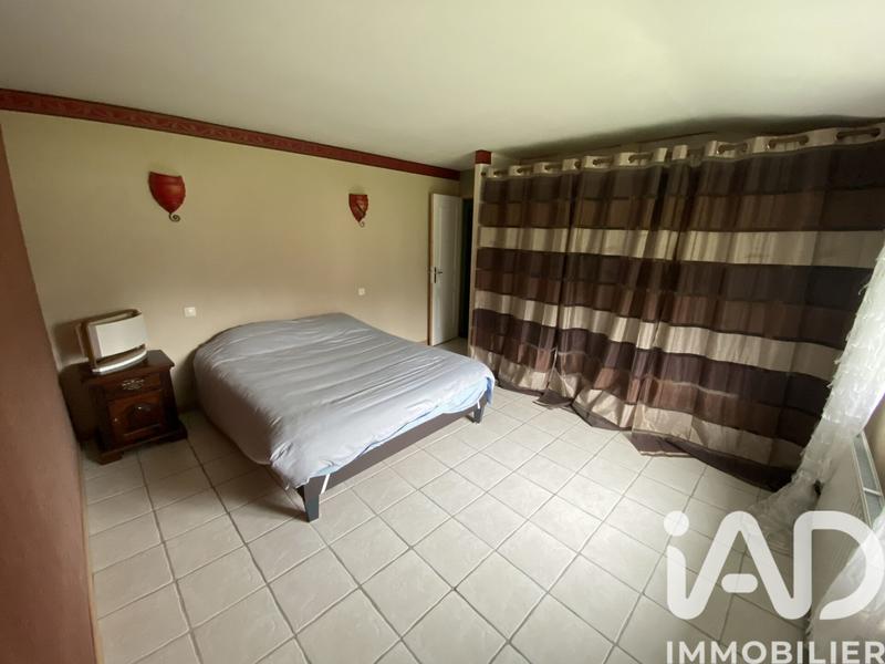 Maison - 200 m² - 8 pièces