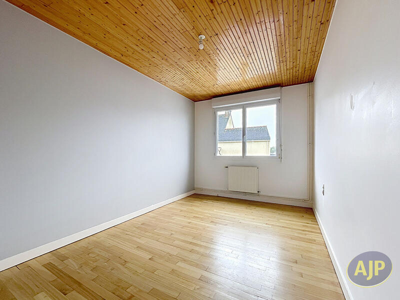 Appartement - 82 m² - 4 pièces