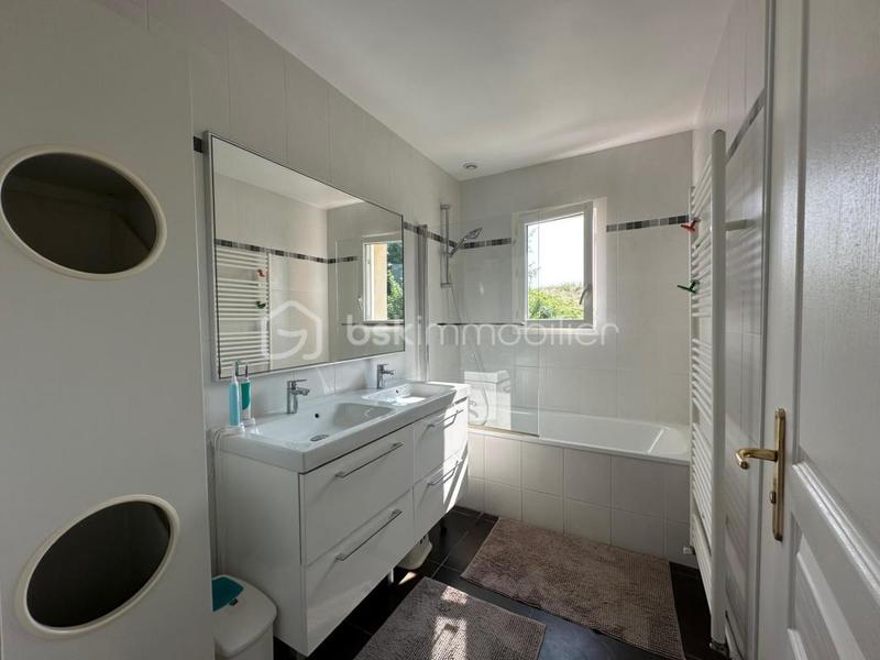 Maison - 128 m² - 7 pièces