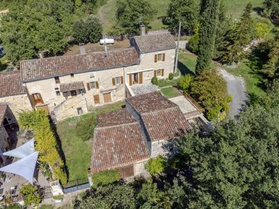 Maison en pierre - 192 m² - 6 pièces