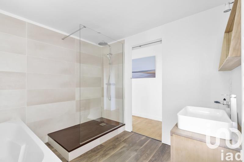 Maison - 230 m² - 7 pièces