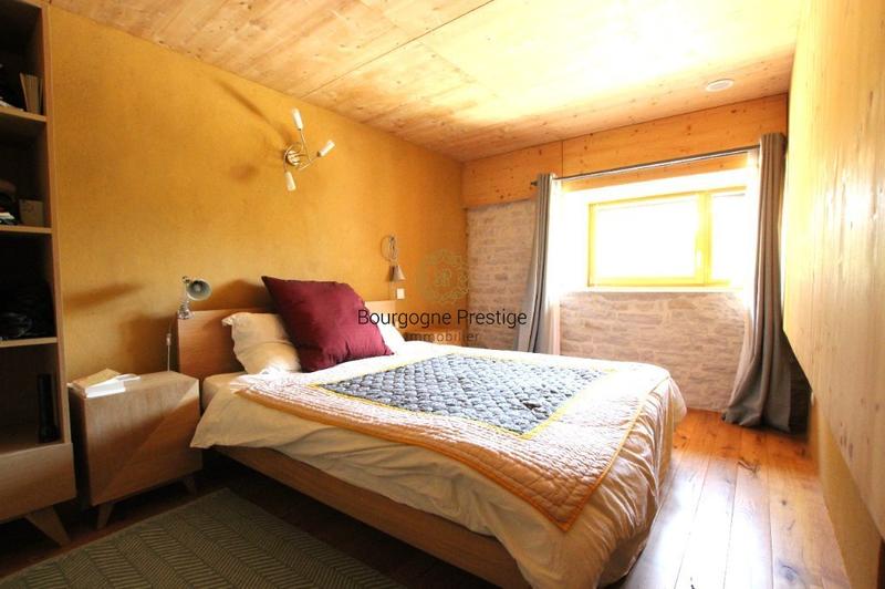 Propriété - 228 m² - 9 pièces