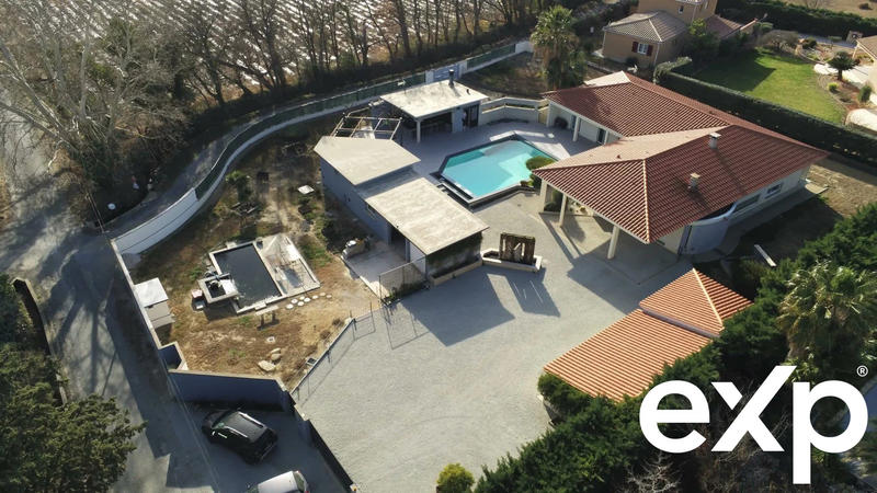 Villa - 205 m² - 6 pièces