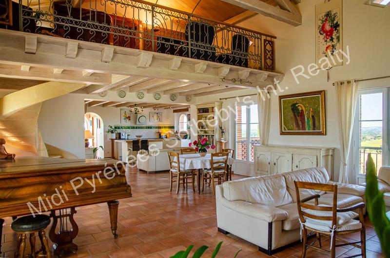 Maison - 278 m² - 7 pièces