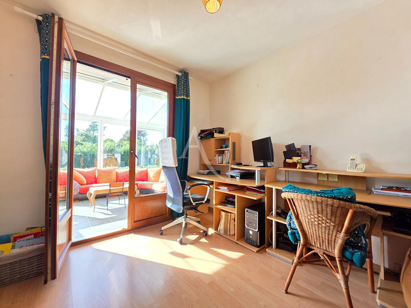 Maison - 225 m² - 8 pièces