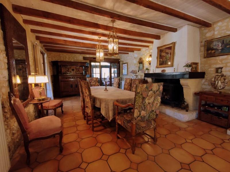 Maison traditionnelle - 263 m² - 13 pièces