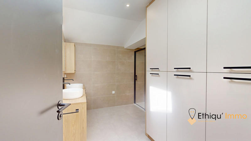 Maison contemporaine - 265 m² - 5 pièces