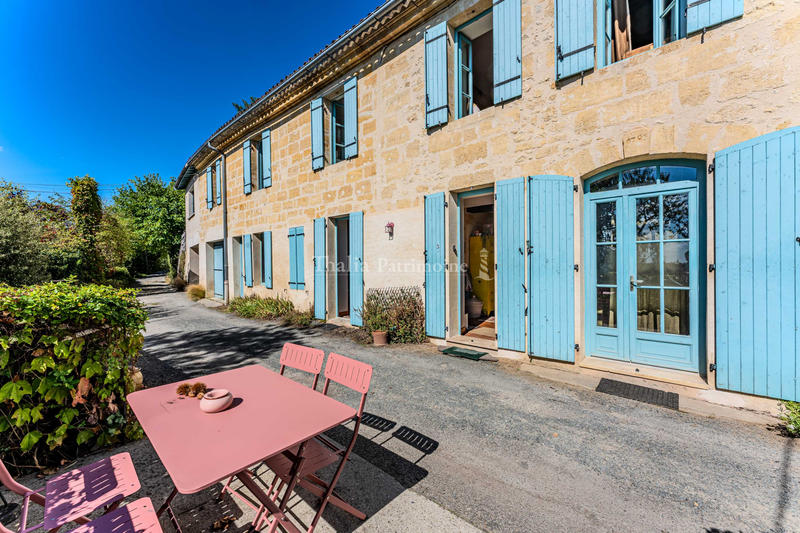 Maison - 318 m² - 9 pièces