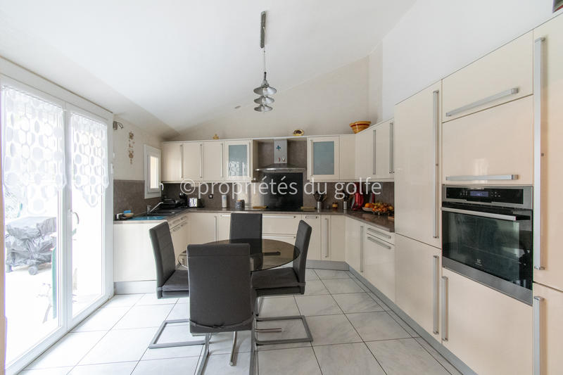 Maison - 98 m² - 4 pièces