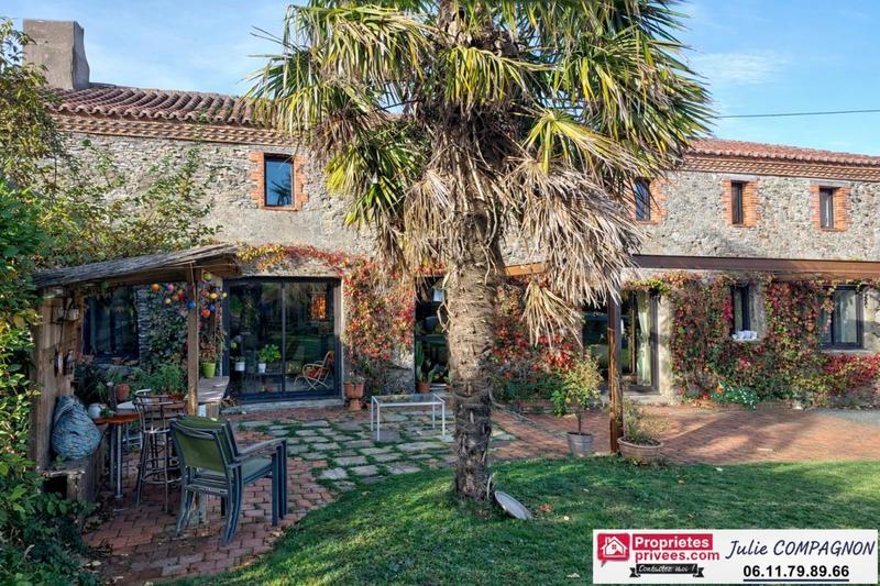 Maison - 243 m² - 7 pièces