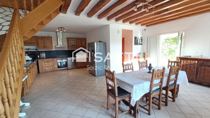 Maison - 202 m² - 6 pièces