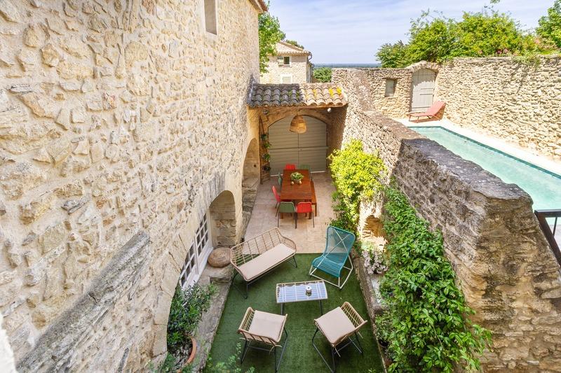 Maison - 455 m² - 12 pièces