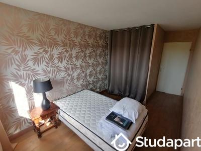 Chambre - 13 m² - 1 pièce